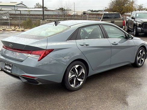 Used 2023 Hyundai Elantra Limited image 6