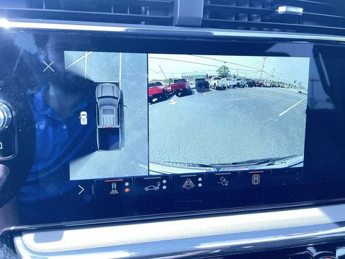Certified 2024 GMC Sierra 1500 AT4 w/ Technology Package AWD/4WD image 16