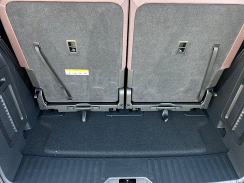 New 2025 Volkswagen ID. Buzz Pro S image 14