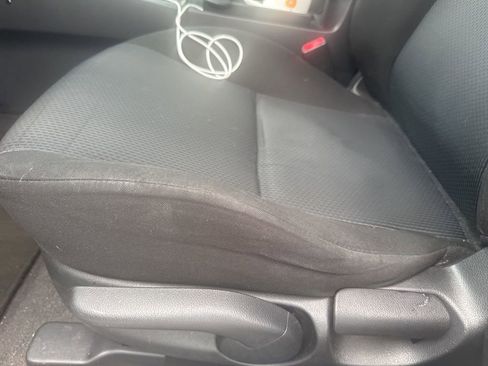 Used 2010 MAZDA MAZDA3 i Touring image 17