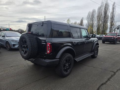 New 2025 Ford Bronco Outer Banks w/ Black Appearance Package image 5