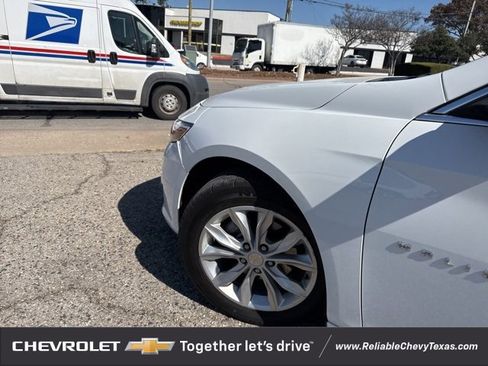 Used 2024 Chevrolet Malibu LT image 4