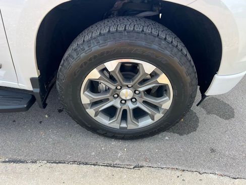 Used 2023 Chevrolet Silverado 1500 High Country w/ Technology Package image 12