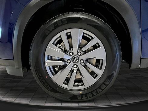 Used 2024 Nissan Pathfinder SV AWD/4WD image 33