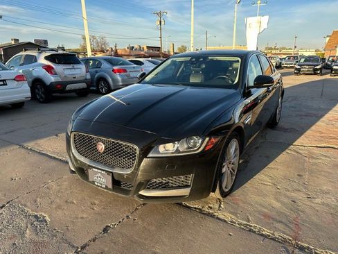 Used 2017 Jaguar XF Prestige AWD/4WD image 4