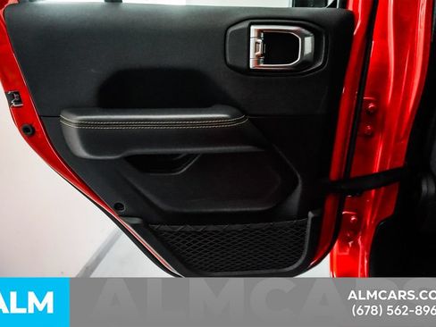 Used 2025 Jeep Wrangler Unlimited Sahara AWD/4WD image 45