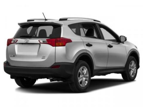 Used 2015 Toyota RAV4 LE FWD image 2