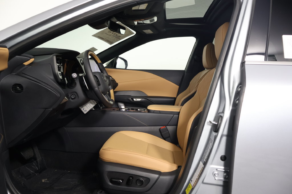 New 2026 Lexus RX 450h AWD w/ Convenience Package image 5