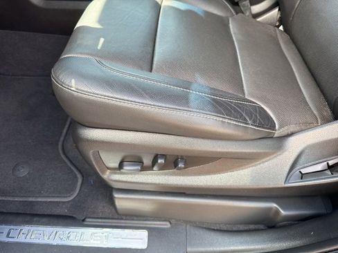 Certified 2020 Chevrolet Suburban Premier w/ Premier 6.2L Value Package image 13