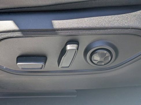 Used 2023 Jeep Grand Cherokee L Laredo image 18