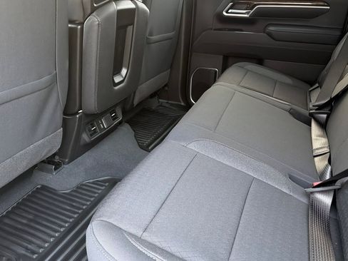 Used 2026 GMC Sierra 2500 SLE w/ LPO, Black Badging Package image 9