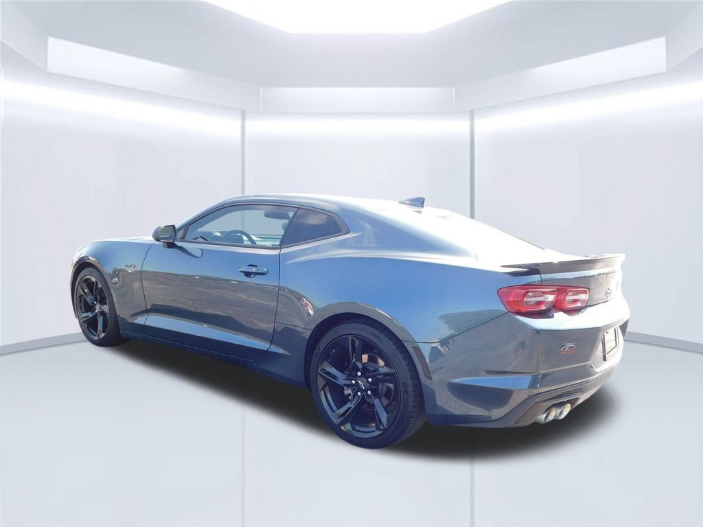 Used 2020 Chevrolet Camaro LT RWD image 5