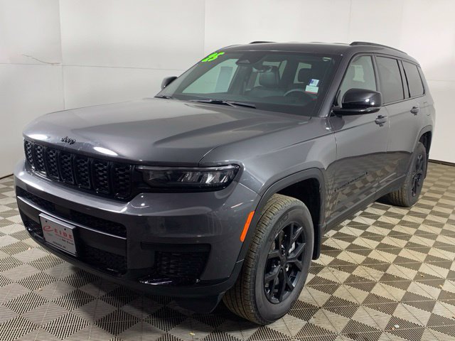 Used 2025 Jeep Grand Cherokee L Laredo AWD/4WD image 12