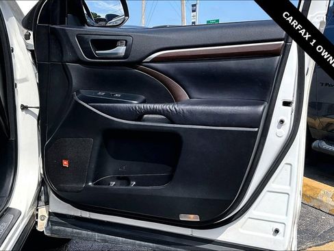 Used 2016 Toyota Highlander Limited FWD image 28