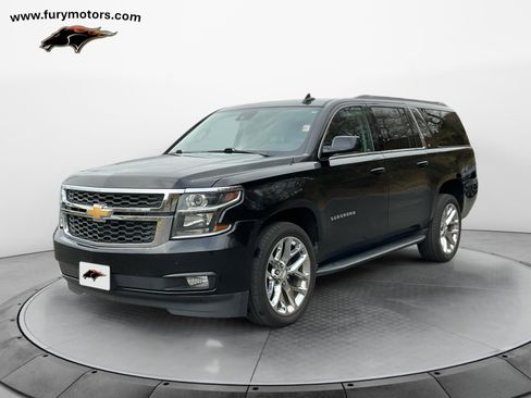 Used 2018 Chevrolet Suburban LT image 7