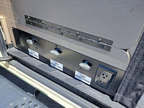 Used 2023 Mercedes-Benz Sprinter 2500 image 19