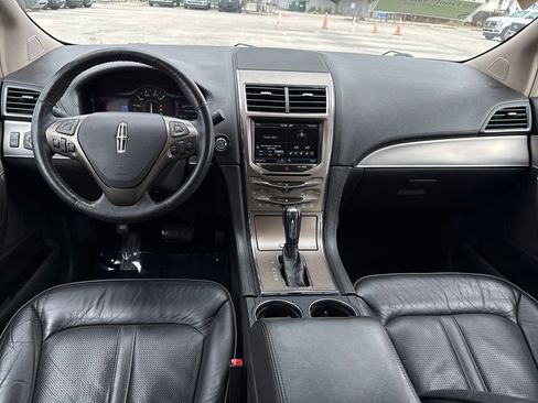Used 2013 Lincoln MKX FWD image 6
