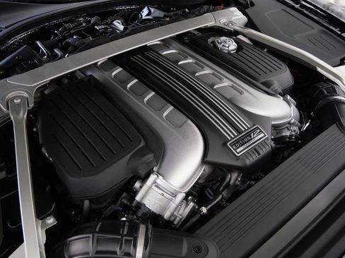 Used 2024 Bentley Flying Spur W12 image 49