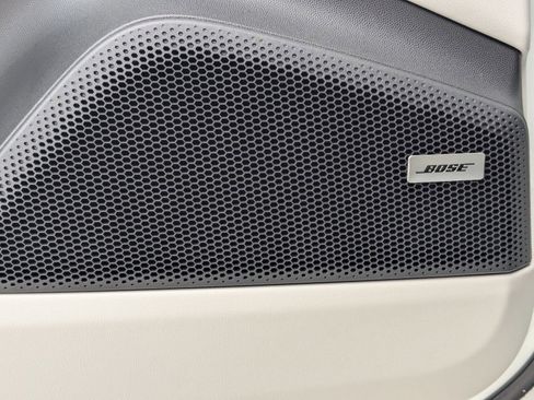 New 2025 Porsche Macan 4S Electric image 15