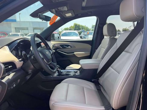 Used 2023 Chevrolet Traverse Premier AWD/4WD image 16