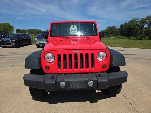 Used 2013 Jeep Wrangler Unlimited Rubicon w/ Dual Top Group AWD/4WD image 2