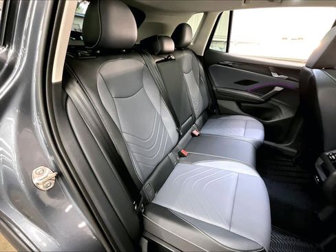 New 2026 Volkswagen Tiguan SE image 27