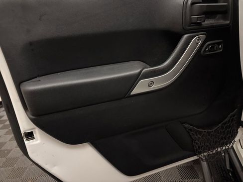 Used 2015 Jeep Wrangler Unlimited Rubicon w/ Dual Top Group image 11