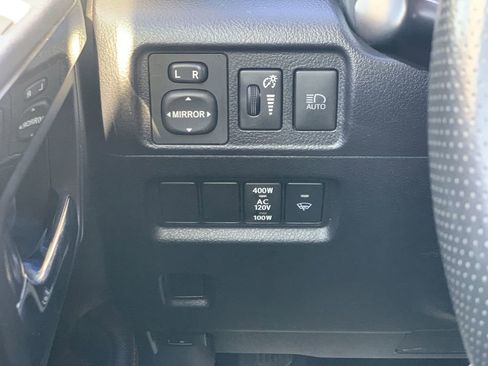 Used 2024 Toyota 4Runner TRD Off-Road Premium image 15