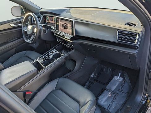 Certified 2025 Volkswagen Atlas Cross Sport SEL R-Line image 10