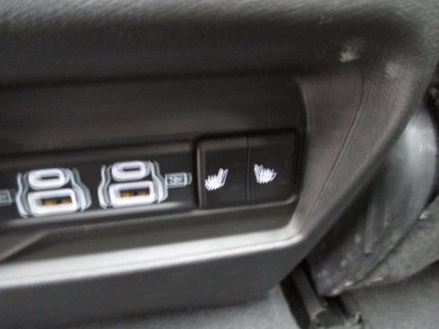 Used 2023 Jeep Grand Cherokee Limited w/ Black Appearance Package image 13