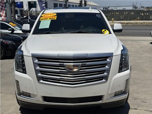 Used 2017 Cadillac Escalade Platinum RWD image 9