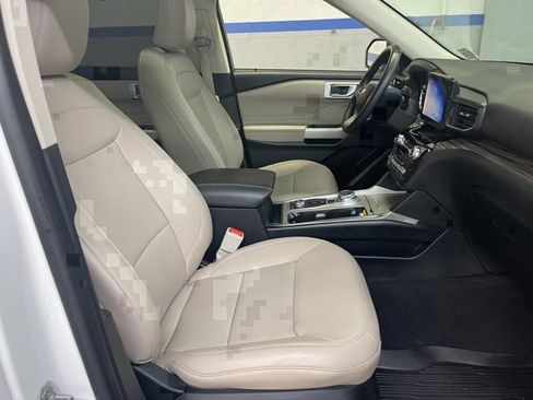 Certified 2021 Ford Explorer Limited w/ Equipment Group 301A image 18