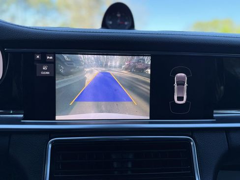 Used 2021 Porsche Panamera image 46