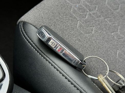 Used 2025 Kia Seltos S image 22