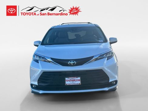 New 2026 Toyota Sienna XLE image 8