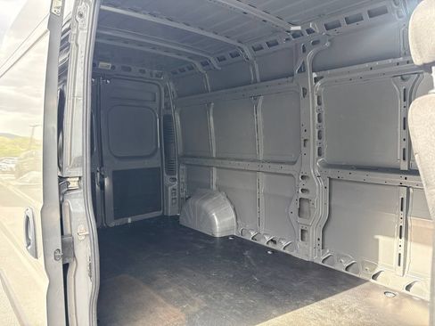 Used 2025 RAM ProMaster 2500 FWD image 12