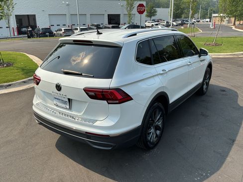 Used 2023 Volkswagen Tiguan SE FWD image 10