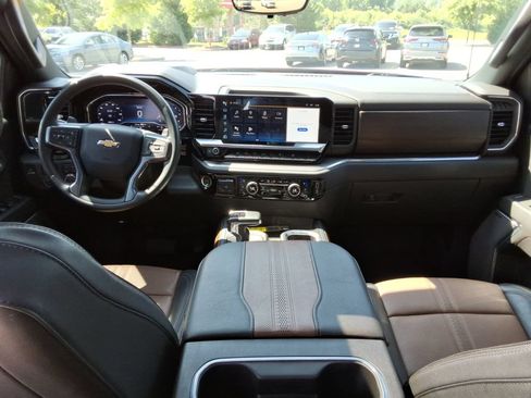 Certified 2023 Chevrolet Silverado 1500 High Country w/ High Country Premium Package AWD/4WD image 21