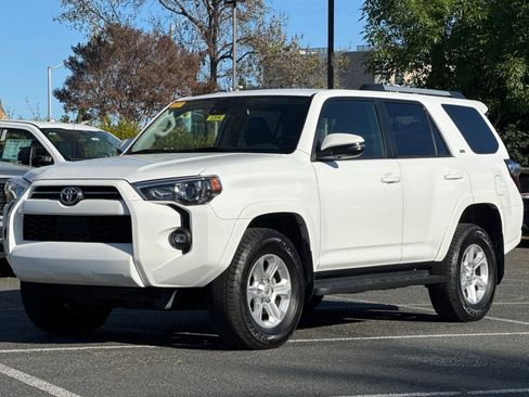 Used 2024 Toyota 4Runner SR5 Premium image 8