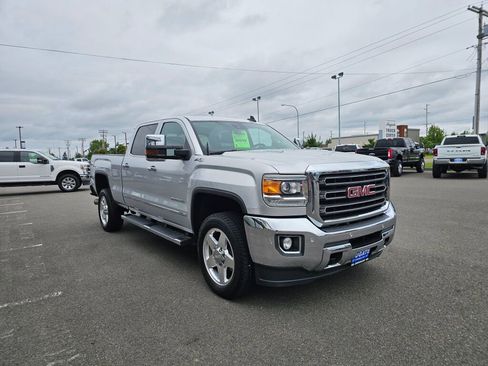 Used 2015 GMC Sierra 2500 SLT w/ Duramax Plus Package AWD/4WD image 4