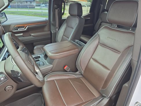 Used 2023 GMC Sierra 1500 Denali AWD/4WD image 14