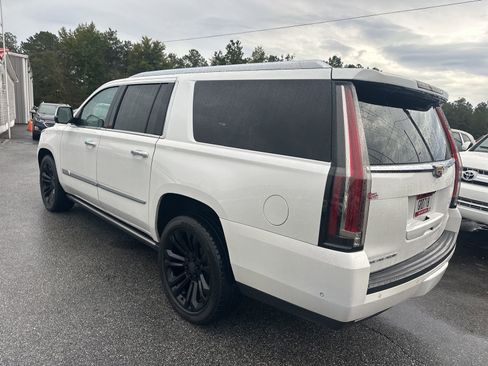 Used 2017 Cadillac Escalade ESV Premium Luxury image 6
