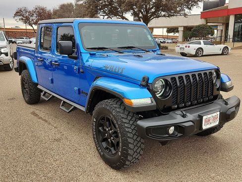 Used 2021 Jeep Gladiator Willys image 6