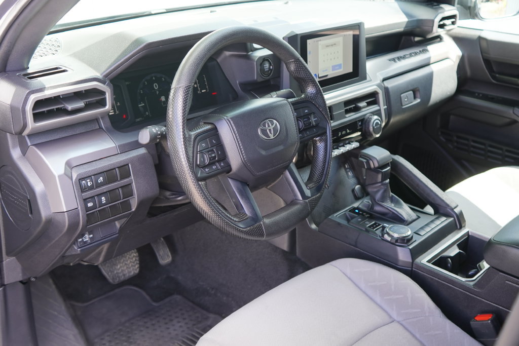 Used 2024 Toyota Tacoma SR5 AWD/4WD image 12