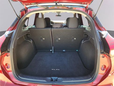 Used 2023 Nissan Kicks SR image 12