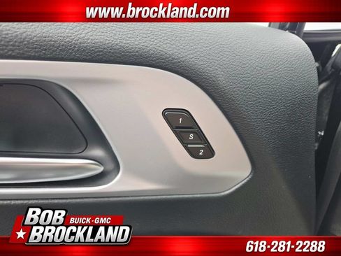 Used 2025 Chrysler Pacifica Limited FWD image 39
