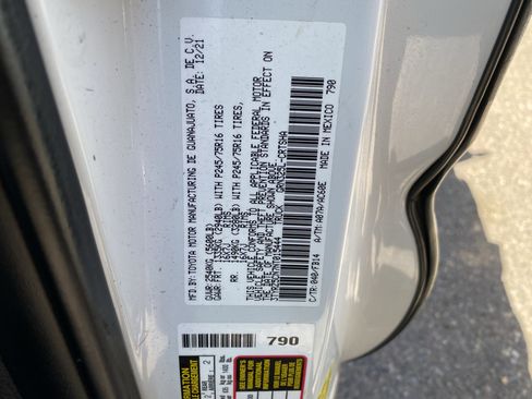 Used 2022 Toyota Tacoma SR image 9