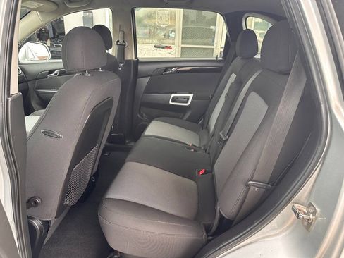 Used 2013 Chevrolet Captiva Sport LS FWD image 16