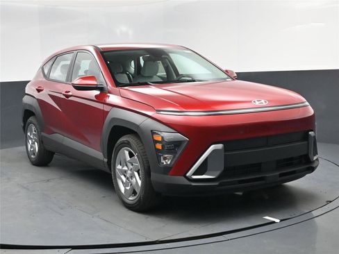 New 2026 Hyundai Kona SE image 8