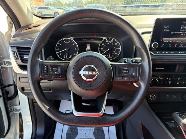 Used 2023 Nissan Rogue S AWD/4WD image 16